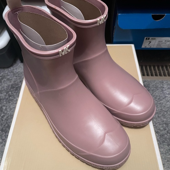 MK Rain Boots - Picture 3 of 5